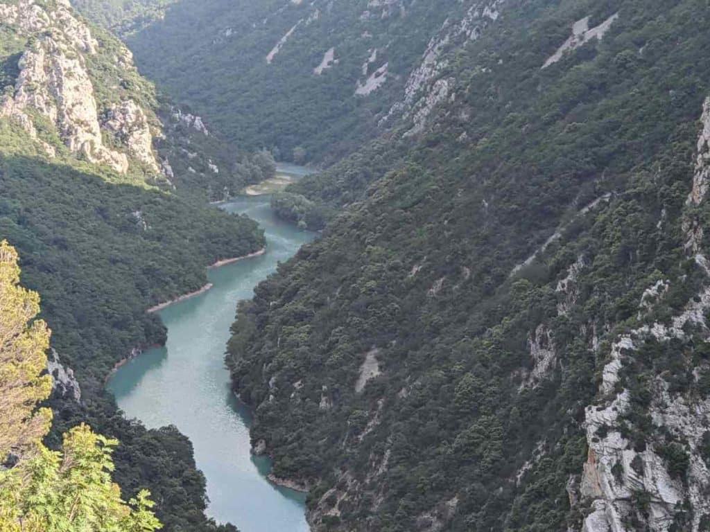 découvrez artignosc-sur-verdon en 2025 : paysages magnifiques, activités nature et charme authentique pour des vacances inoubliables.
