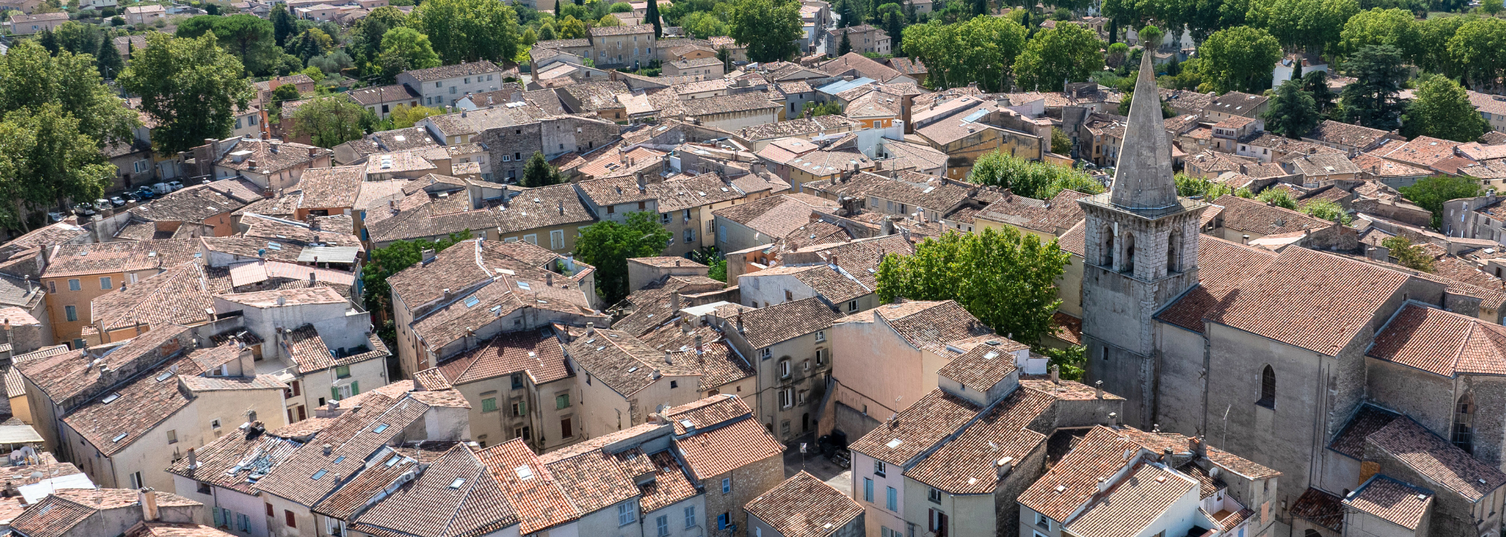 découvrez les plus beaux villages médiévaux de provence verte en 2025 et plongez dans l'histoire et le charme authentique de cette région pittoresque.