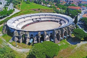 découvrez notre guide complet pour visiter fréjus en 2025 : attractions incontournables, conseils pratiques, hébergements et activités pour un séjour réussi sur la côte d'azur.